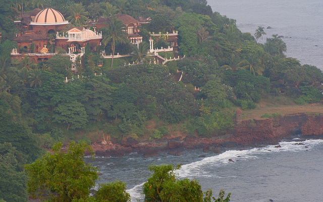 Houses overlooking Sinquerim beach and the Arabian sea