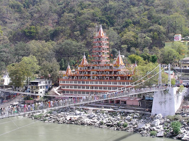 Swarg Niwas Temple, Lakshman Jhula