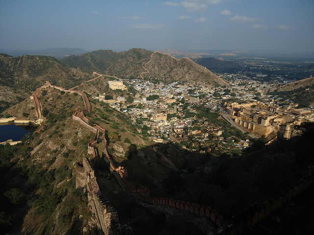 The Amber fort walls strudled over Jaipur's surrounding hills.